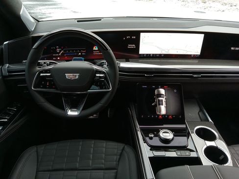 Used 2025 Cadillac Escalade V w/ LPO, ONYX Package image 15