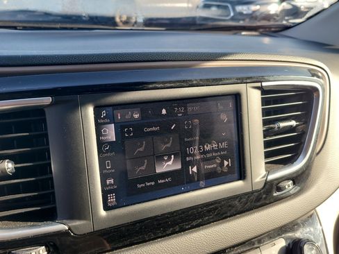 Used 2023 Chrysler Voyager LX FWD image 20