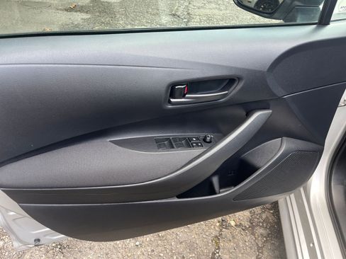 Used 2025 Toyota Corolla LE FWD image 18