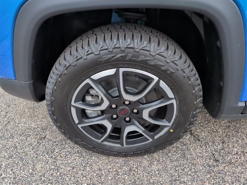 Used 2025 Jeep Compass Trailhawk w/ Trailhawk Elite Group AWD/4WD image 12