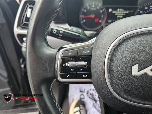Used 2022 Kia Sorento S w/ Panoramic Sunroof Package FWD image 19