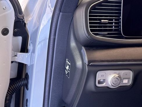 New 2026 Mercedes-Benz GLE 580 4MATIC image 10