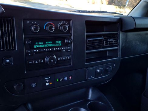 Used 2019 Chevrolet Express 2500 LS w/ Driver Convenience Package image 18