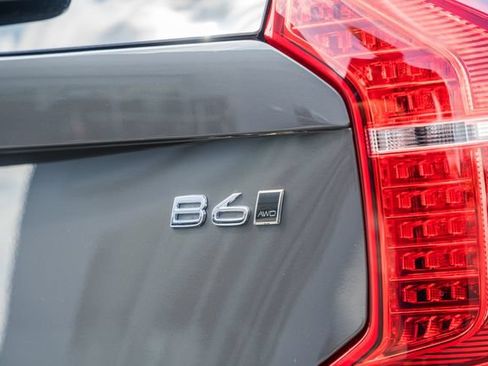 Certified 2024 Volvo XC90 B6 Plus w/ Protection Package Premier AWD/4WD image 8