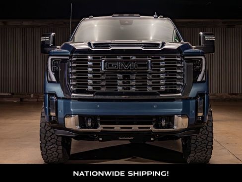 Used 2025 GMC Sierra 2500 Denali w/ Denali Reserve Package AWD/4WD image 4