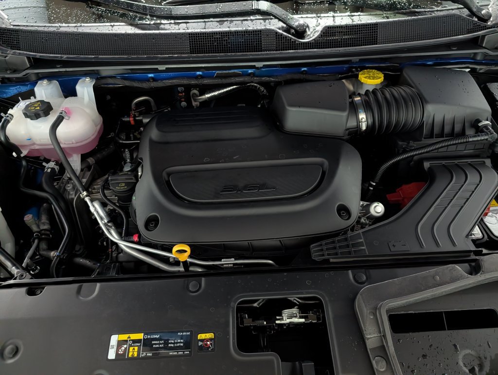 Used 2027 Chrysler Pacifica Select FWD image 28