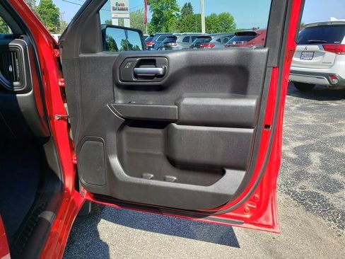 Used 2019 Chevrolet Silverado 1500 Custom w/ Custom Value Package AWD/4WD image 19