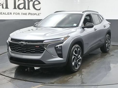 New 2026 Chevrolet Trax RS w/ Sunroof Package FWD image 7