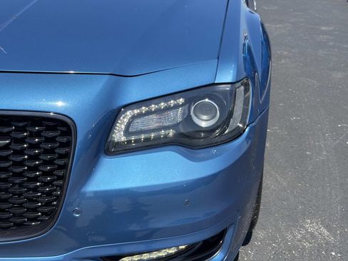Used 2022 Chrysler 300 Touring L RWD image 10