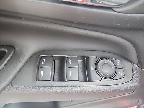 Used 2023 Chevrolet Equinox LT image 13