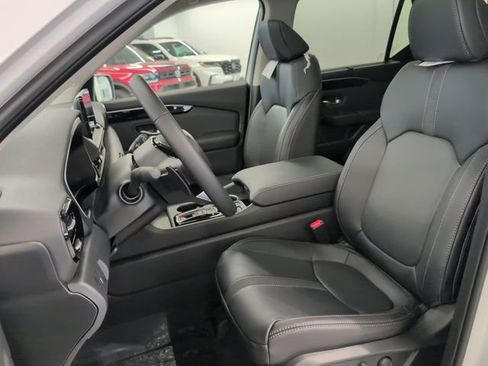 New 2025 Honda Pilot Touring image 19