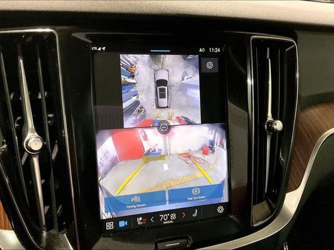 Certified 2025 Volvo V60 B5 Cross Country Plus image 22