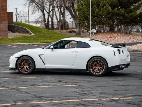 Used 2009 Nissan GT-R Premium image 7