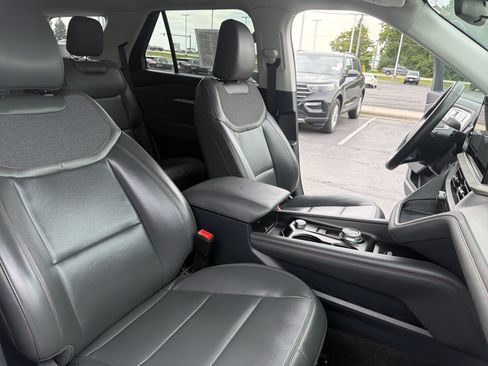 Used 2025 Ford Explorer Active w/ Active Comfort Package AWD/4WD image 32