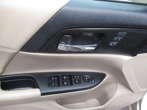 Used 2015 Honda Accord EX-L image 18