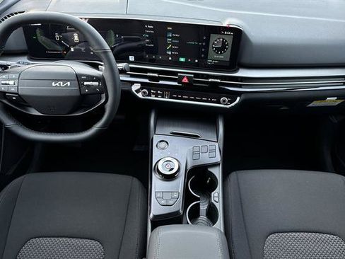 New 2026 Kia Sportage LX image 15