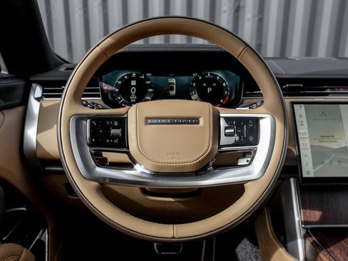 New 2026 Land Rover Range Rover Long Wheelbase SE AWD/4WD image 19