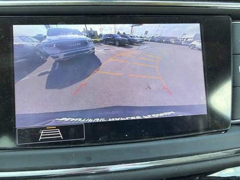 Used 2020 Buick Enclave Essence AWD/4WD image 6