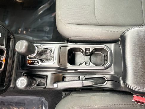 Used 2023 Jeep Gladiator Sport image 14