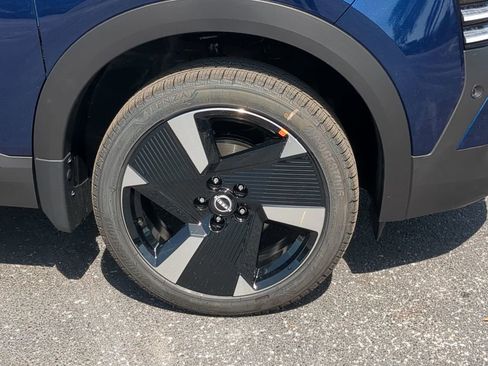 New 2026 Nissan Kicks SR w/ Cold Weather Package FWD image 10