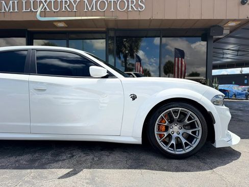 Used 2022 Dodge Charger SRT Hellcat w/ SRT Black Package image 17