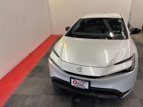 New 2026 Toyota Prius LE image 3
