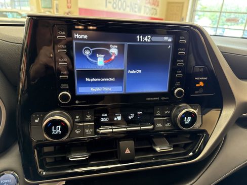 Used 2022 Toyota Highlander XLE image 39