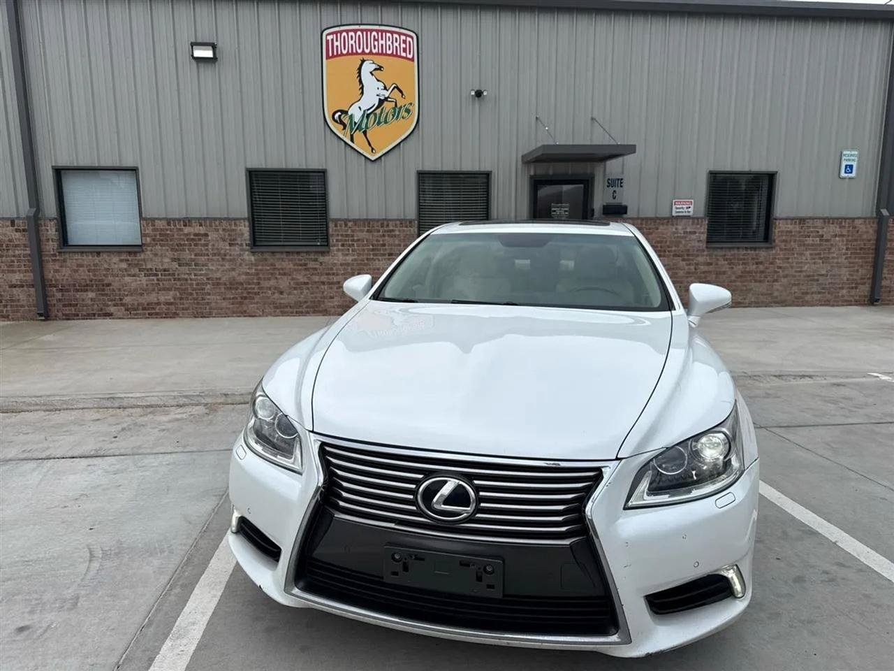 Used 2013 Lexus LS 460 w/ Comfort Pkg RWD image 4