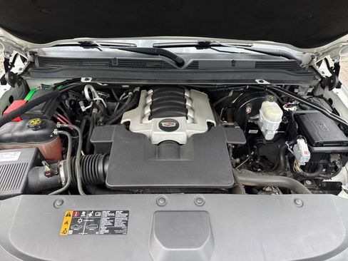 Used 2019 Cadillac Escalade Luxury AWD/4WD image 27