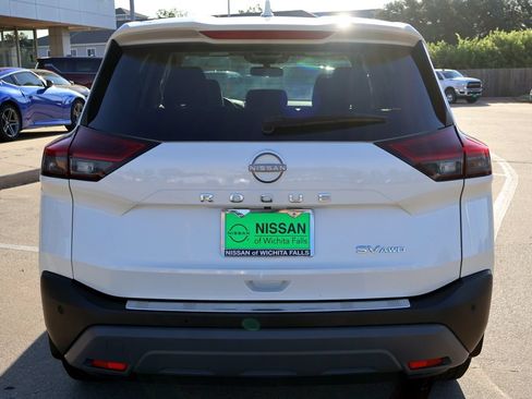 Used 2023 Nissan Rogue SV AWD/4WD image 7