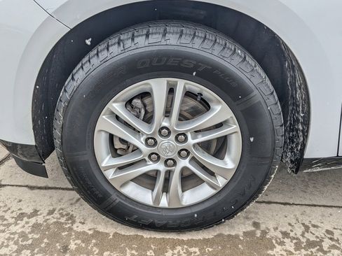 Used 2018 Buick Enclave Essence image 14