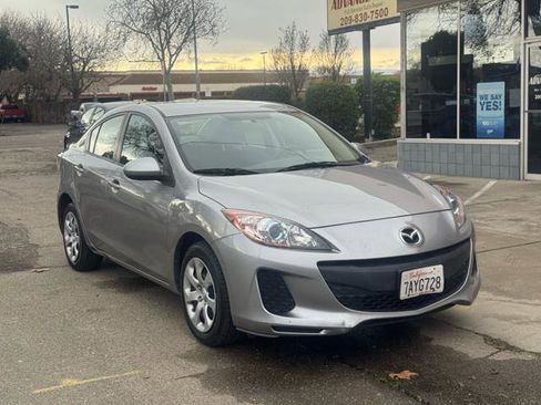 Used 2013 MAZDA MAZDA3 i Sport image 4