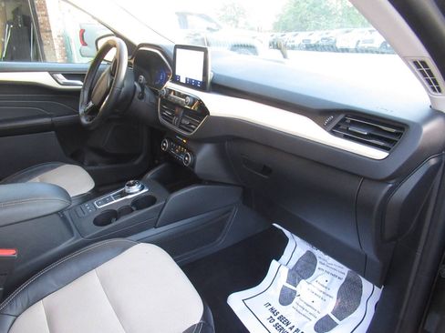 Used 2021 Ford Escape Titanium w/ Titanium Elite Package AWD/4WD image 6