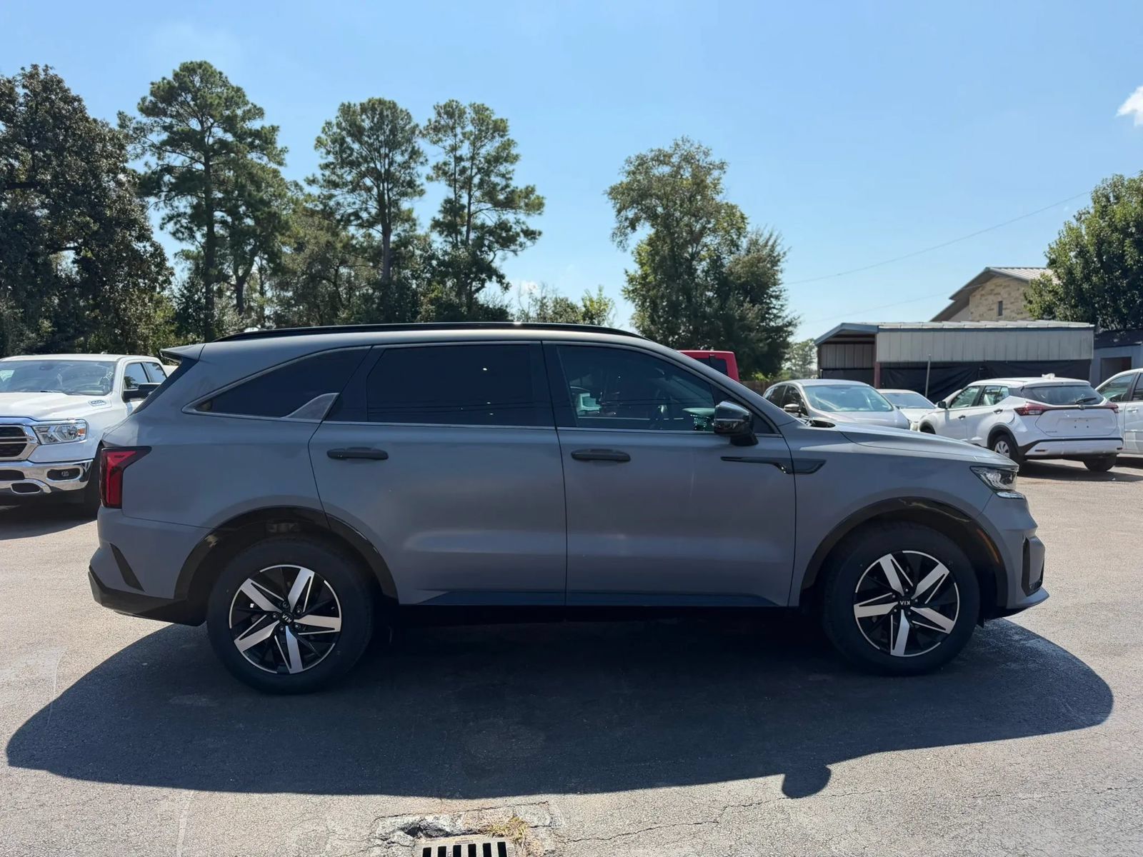 Used 2021 Kia Sorento S w/ Panoramic Sunroof Package FWD image 4
