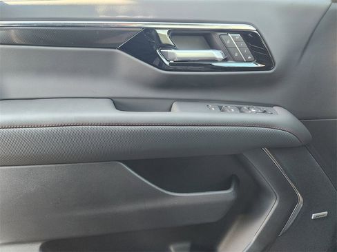 New 2026 Chevrolet Suburban RST w/ RST Capability Package image 17