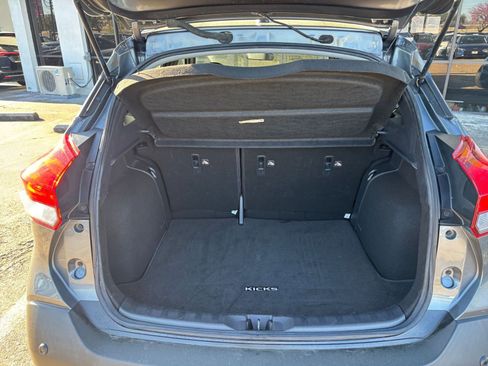 Used 2020 Nissan Kicks SV image 30