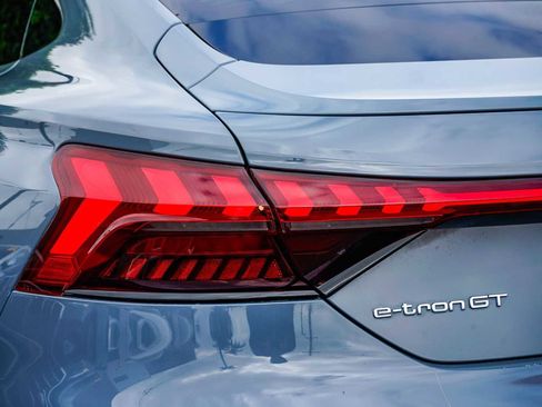 Used 2022 Audi e-tron GT Prestige w/ Prestige Package AWD/4WD image 9