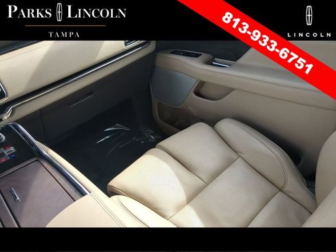Used 2023 Lincoln Navigator Reserve AWD/4WD image 14
