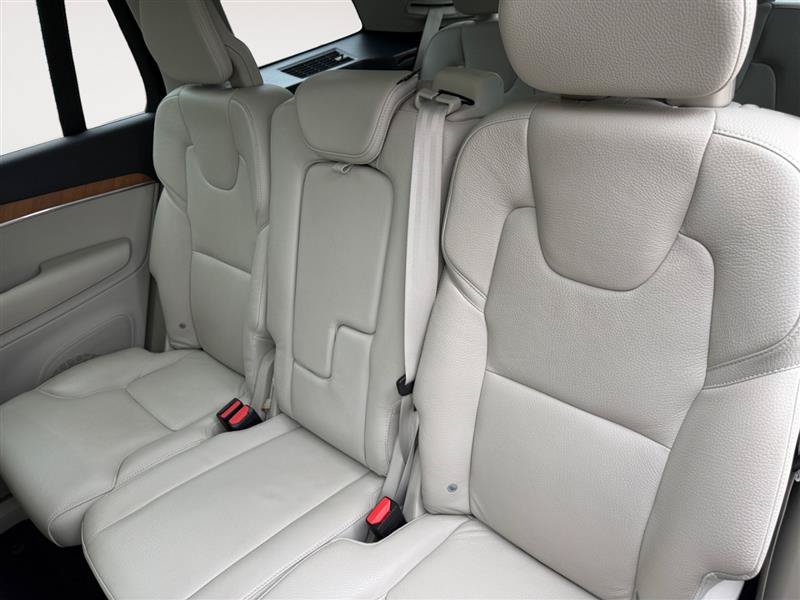 Used 2021 Volvo XC90 T6 Momentum w/ Climate Package AWD/4WD image 15