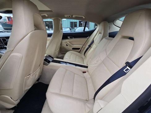 Used 2012 Porsche Panamera image 16