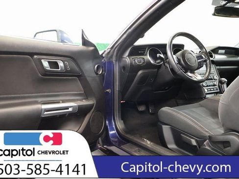 Used 2018 Ford Mustang Coupe image 10