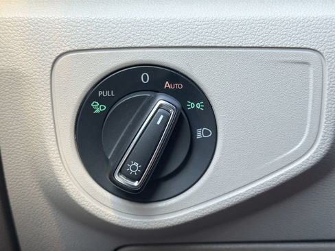 Used 2022 Volkswagen Atlas SE FWD image 28