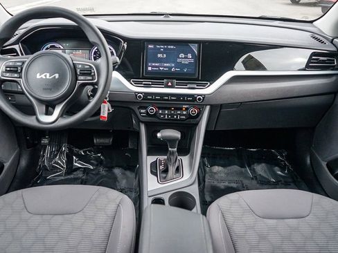 Used 2022 Kia Niro LX image 13
