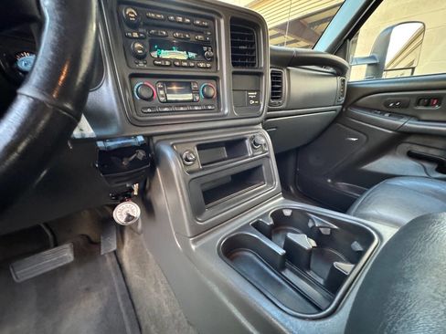 Used 2006 Chevrolet Silverado 2500 W/T w/ Skid Plate Package image 22