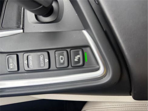 Used 2016 BMW i8 image 26