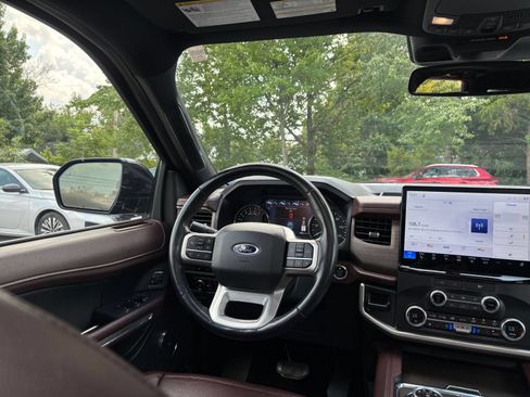 Used 2024 Ford Expedition Limited AWD/4WD image 43