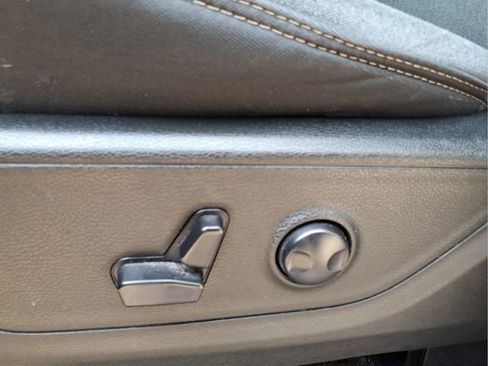 Used 2023 RAM 1500 Big Horn AWD/4WD image 12