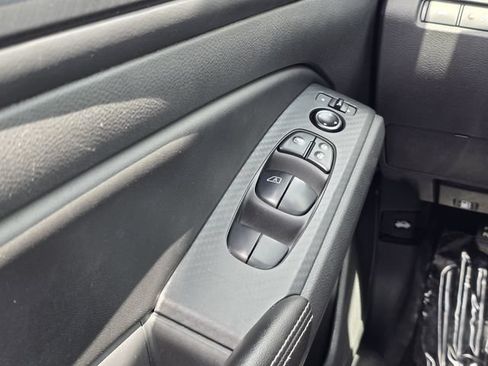 Used 2024 Nissan Altima 2.5 SV FWD image 15