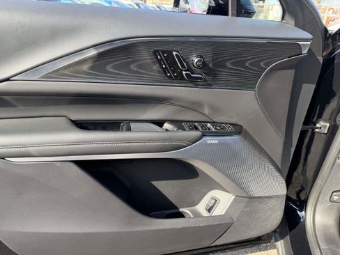 Used 2024 Cadillac Lyriq Luxury w/ LPO, Floor Liner Package AWD/4WD image 17