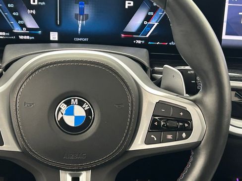 Used 2025 BMW X7 M60i image 13